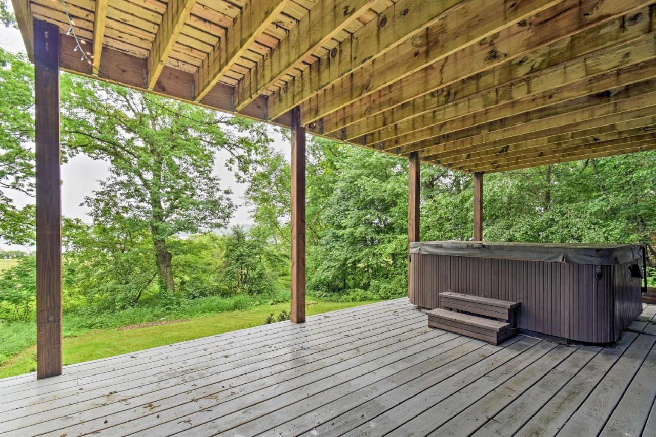 Cozy Amish Country Cabin On Shipshewana Lake! Exterior photo