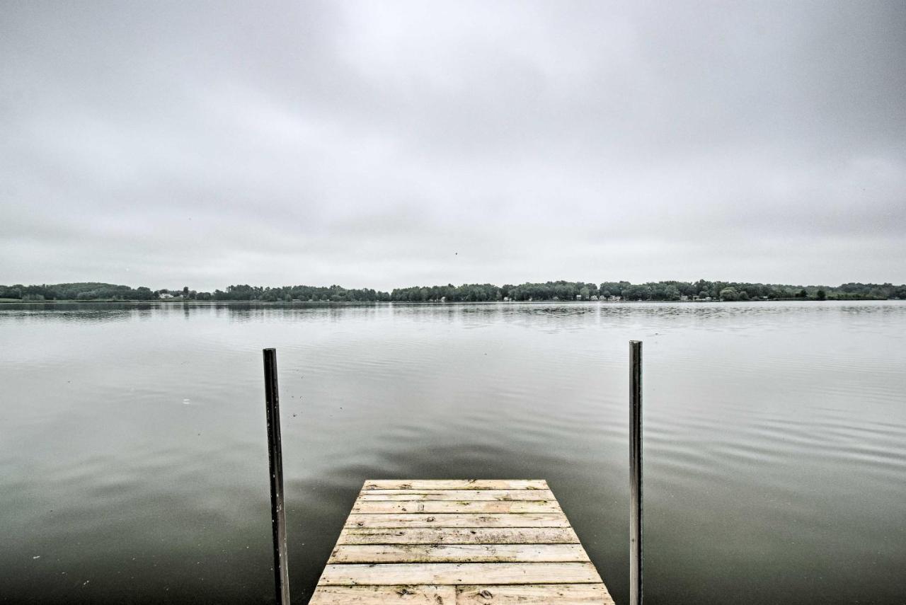 Cozy Amish Country Cabin On Shipshewana Lake! Exterior photo