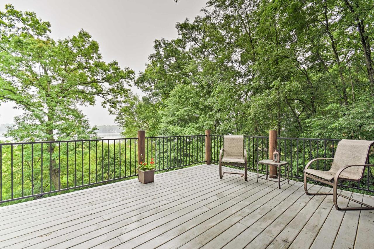Cozy Amish Country Cabin On Shipshewana Lake! Exterior photo