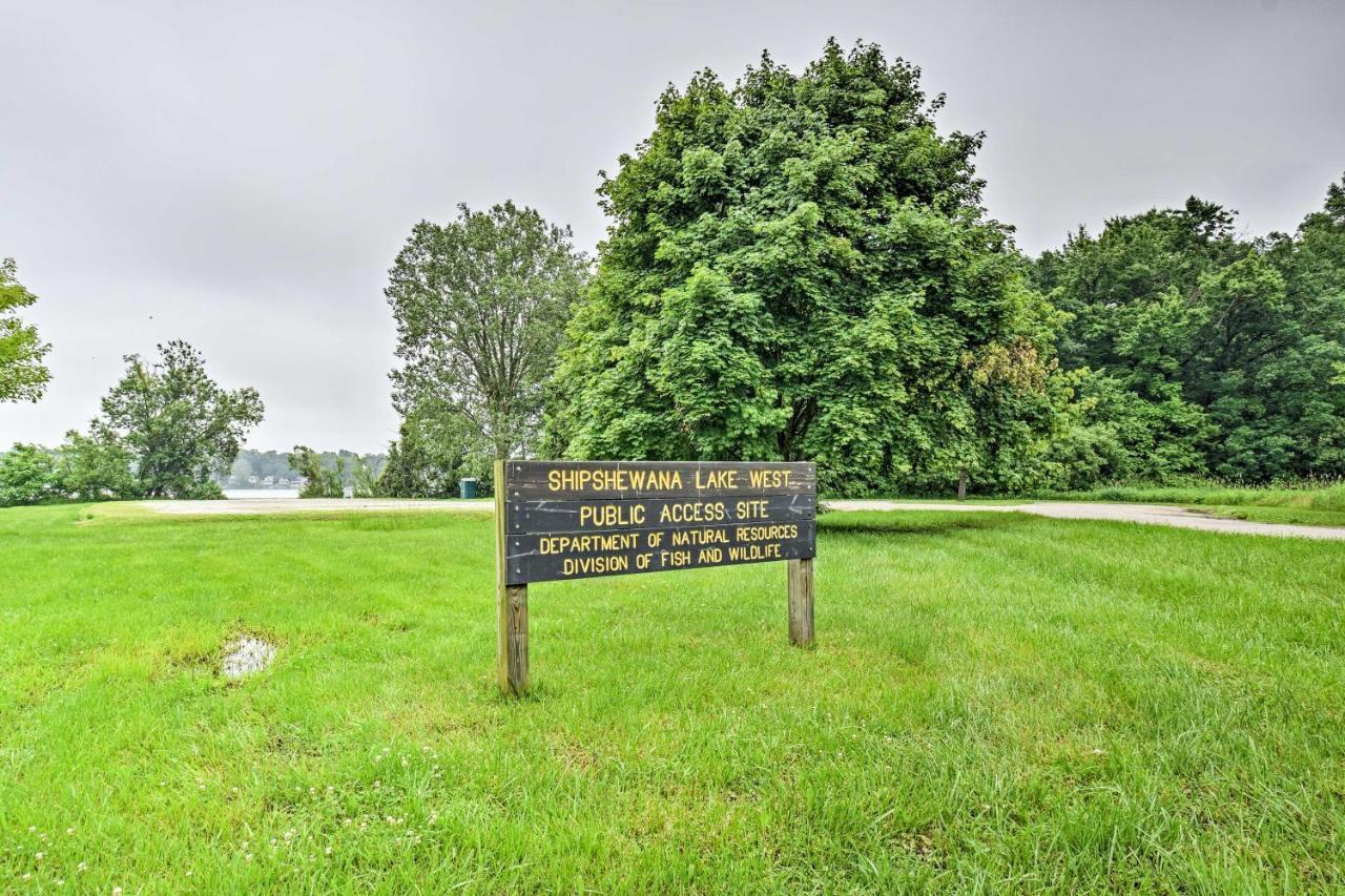 Cozy Amish Country Cabin On Shipshewana Lake! Exterior photo